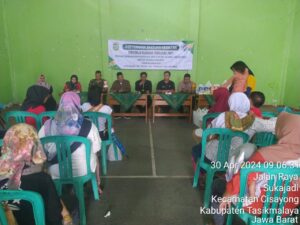 Pemberian Makanan Tambahan dan kerjasama PKBI Tasikmalaya dengan Desa Sukajadi Kecamatan Cisayong Kabupaten Tasikmalaya untuk anak-anak beresiko stunting.